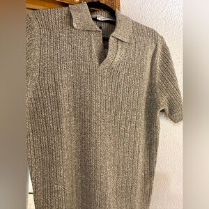 Casual Sweater Short Sleeve Crochet Sweater; Pristine condition; Short sleeves